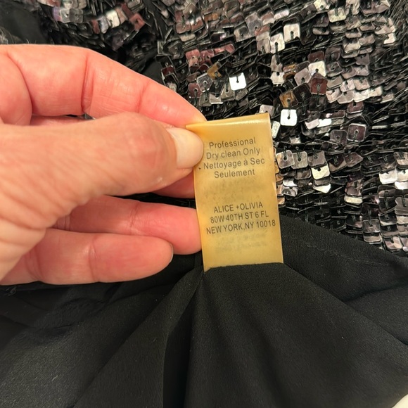 Alice + Olivia beautiful sequins top - Picture 6 of 9